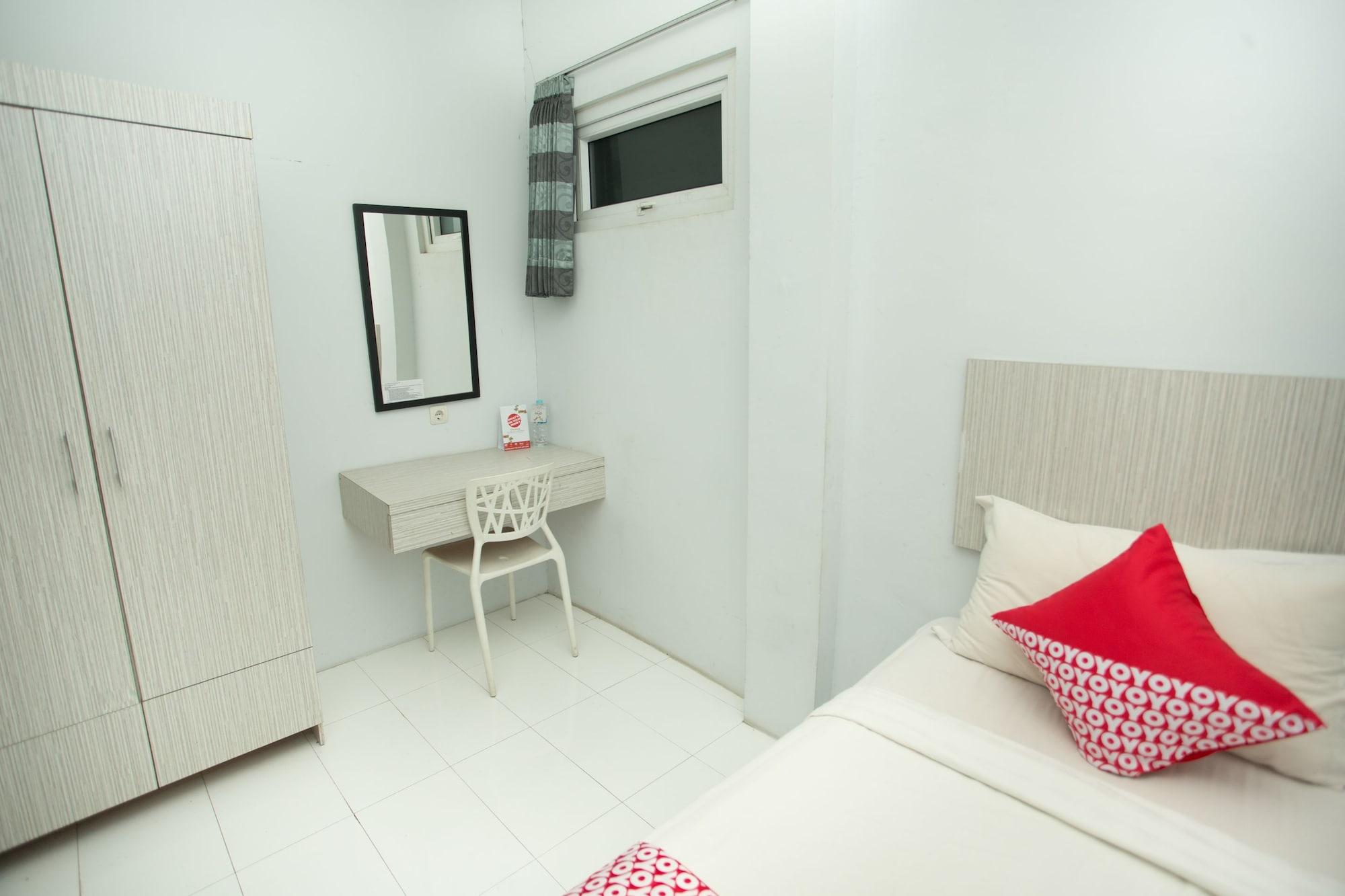 Hotel Oyo 850 Lapan Lapan à Banjarmasin  Extérieur photo