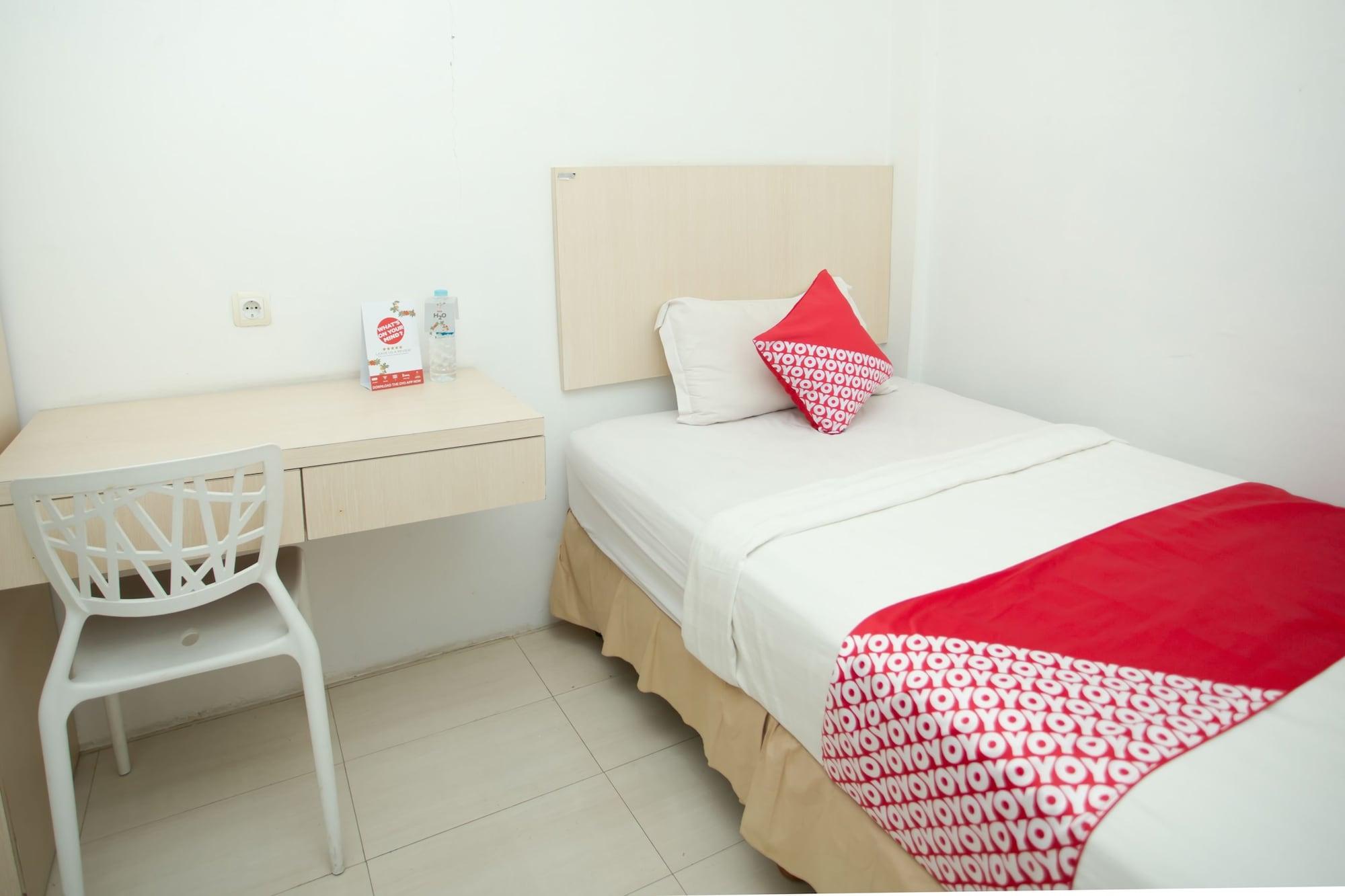 Hotel Oyo 850 Lapan Lapan à Banjarmasin  Extérieur photo