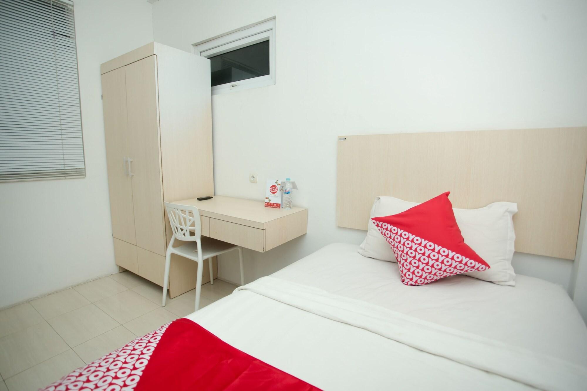 Hotel Oyo 850 Lapan Lapan à Banjarmasin  Extérieur photo