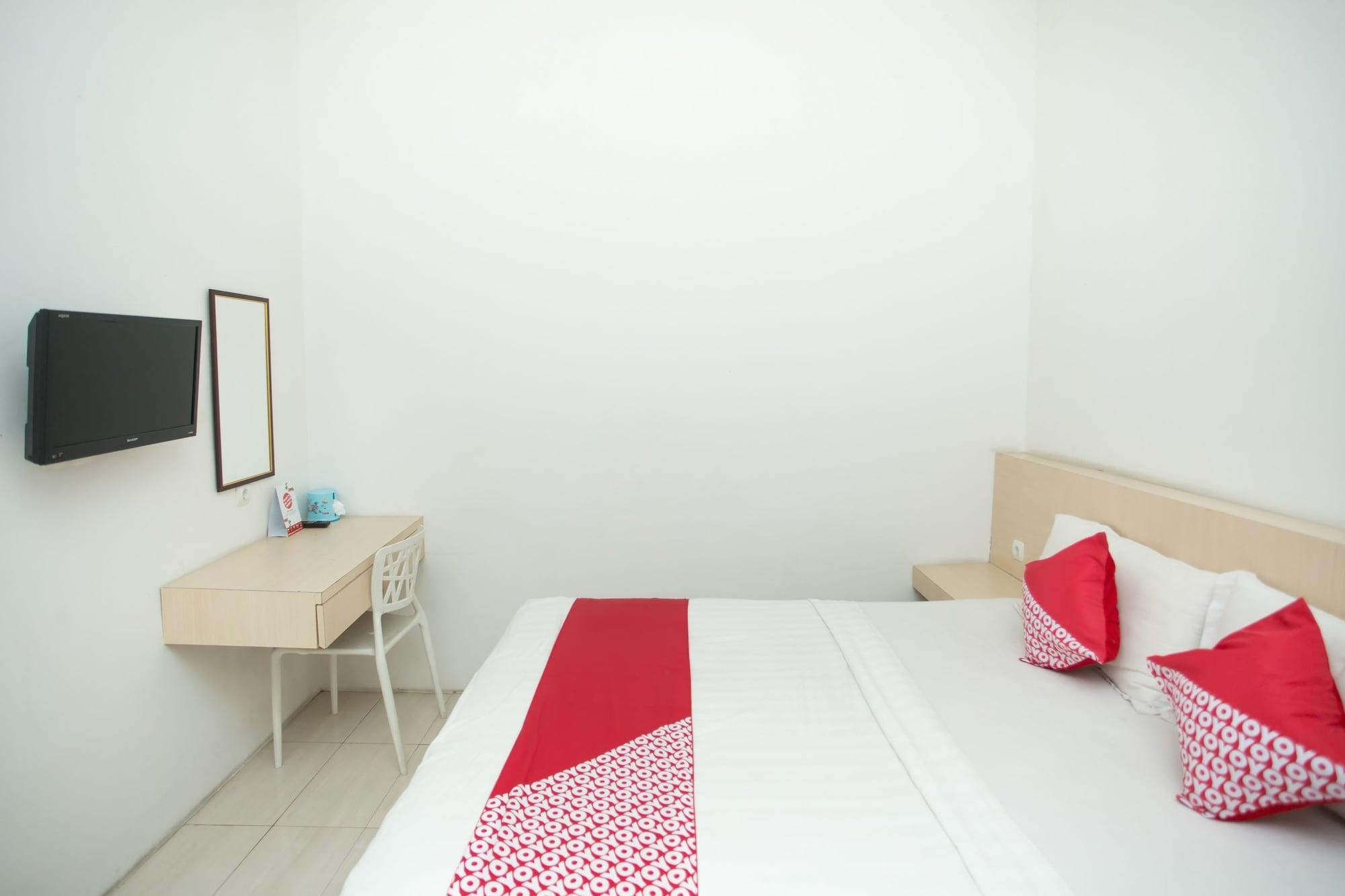 Hotel Oyo 850 Lapan Lapan à Banjarmasin  Extérieur photo