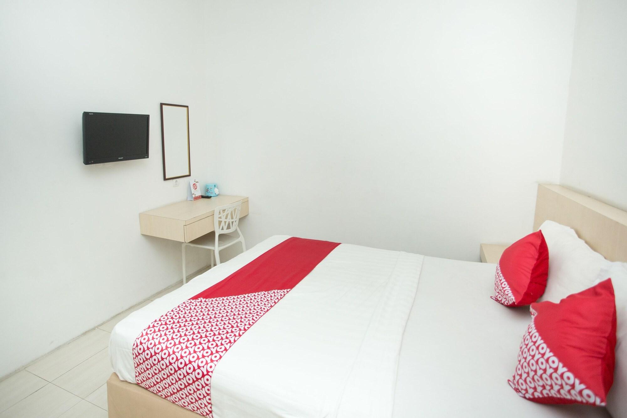 Hotel Oyo 850 Lapan Lapan à Banjarmasin  Extérieur photo