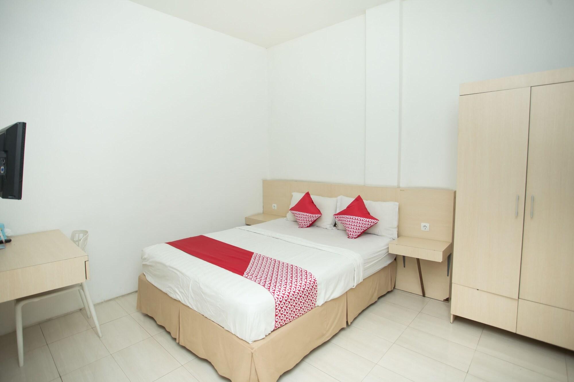 Hotel Oyo 850 Lapan Lapan à Banjarmasin  Extérieur photo