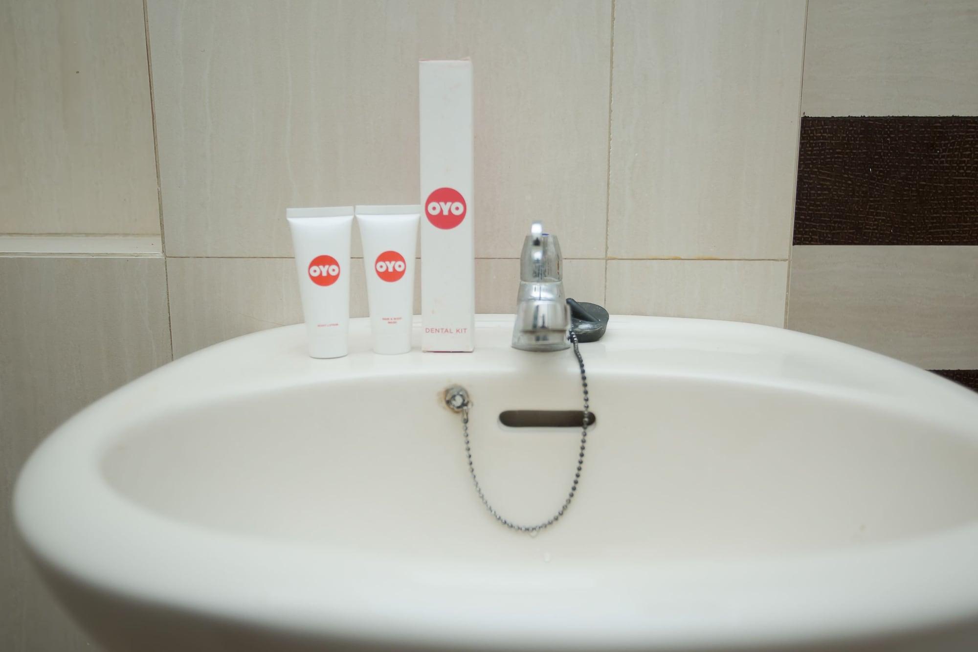 Hotel Oyo 850 Lapan Lapan à Banjarmasin  Extérieur photo