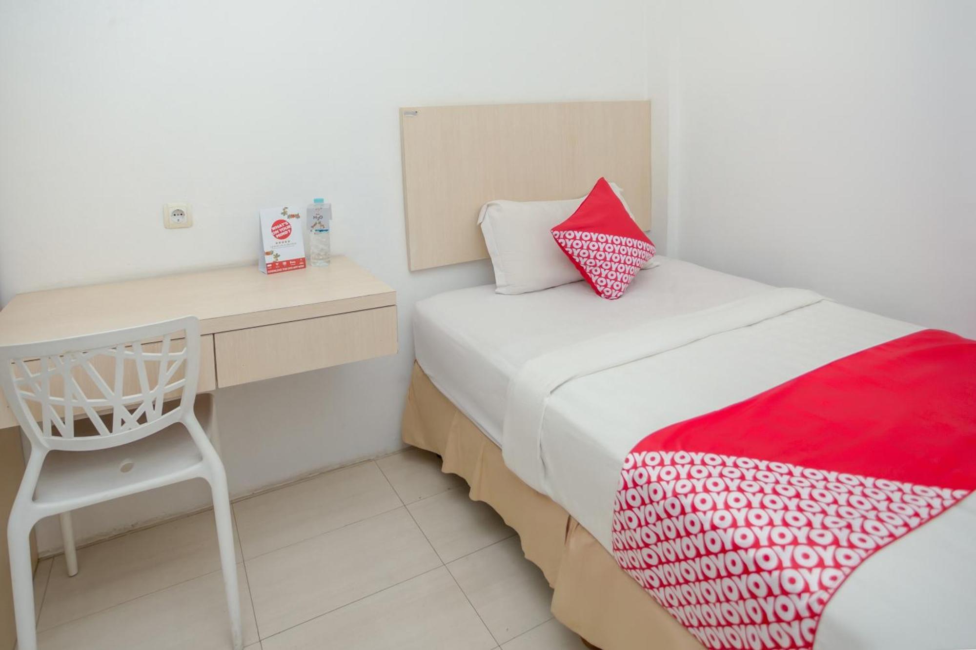 Hotel Oyo 850 Lapan Lapan à Banjarmasin  Extérieur photo