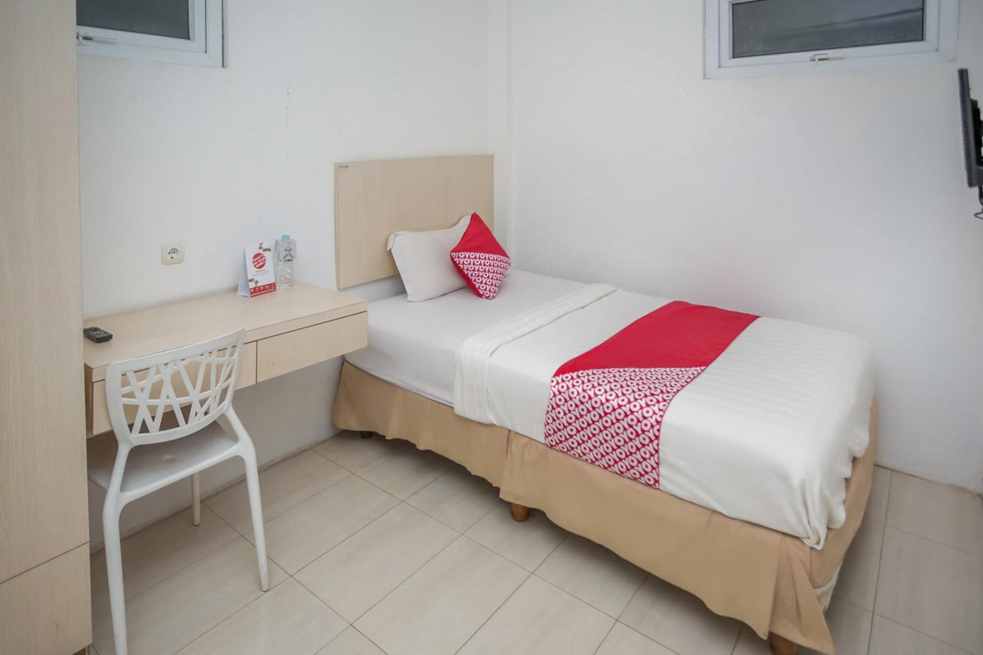 Hotel Oyo 850 Lapan Lapan à Banjarmasin  Extérieur photo