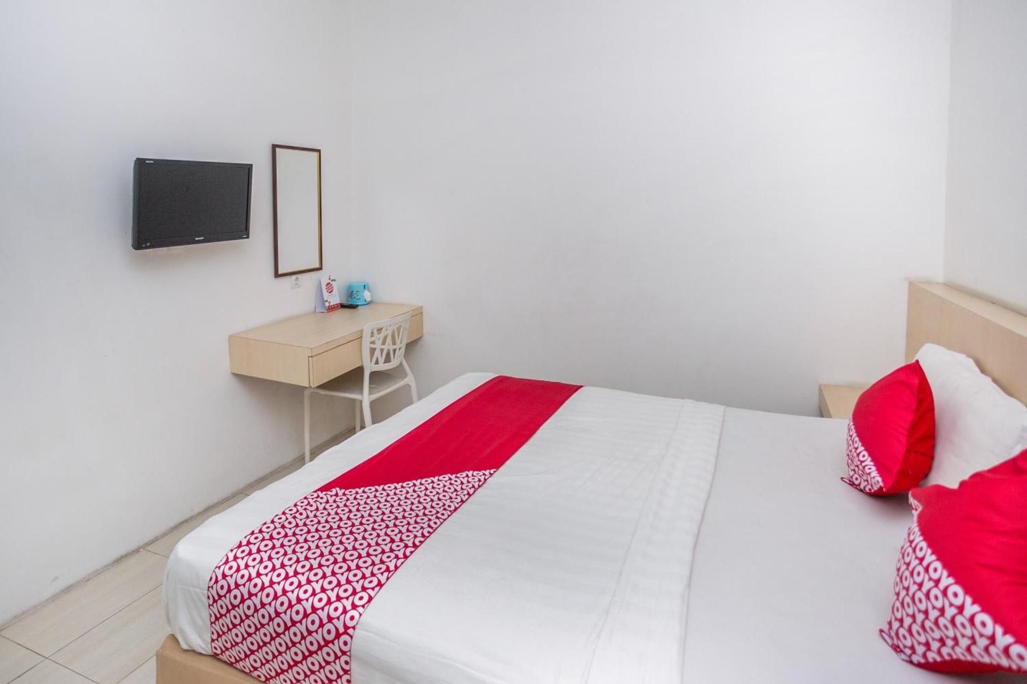 Hotel Oyo 850 Lapan Lapan à Banjarmasin  Extérieur photo