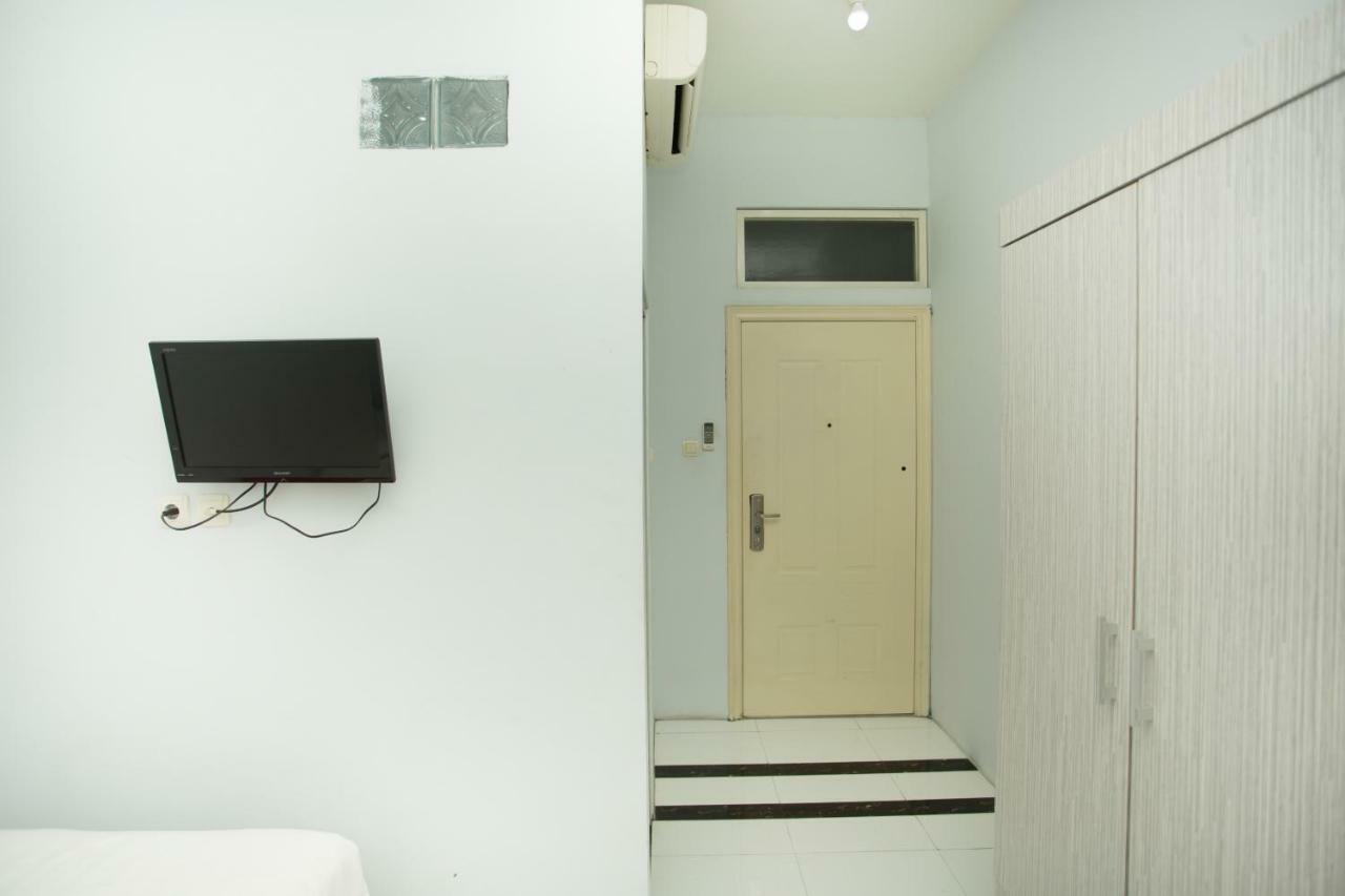 Hotel Oyo 850 Lapan Lapan à Banjarmasin  Extérieur photo