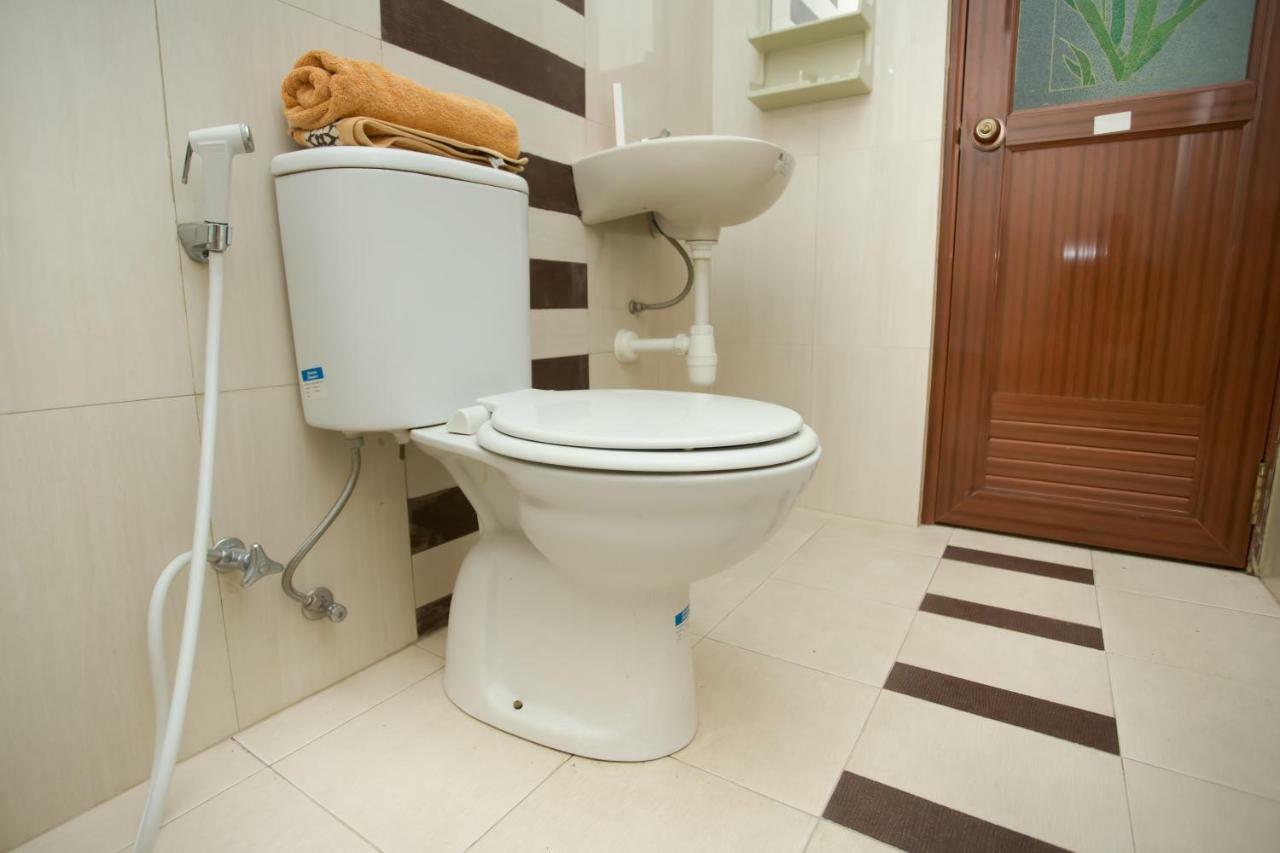 Hotel Oyo 850 Lapan Lapan à Banjarmasin  Extérieur photo