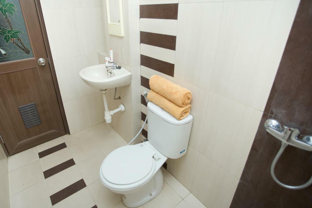 Hotel Oyo 850 Lapan Lapan à Banjarmasin  Extérieur photo
